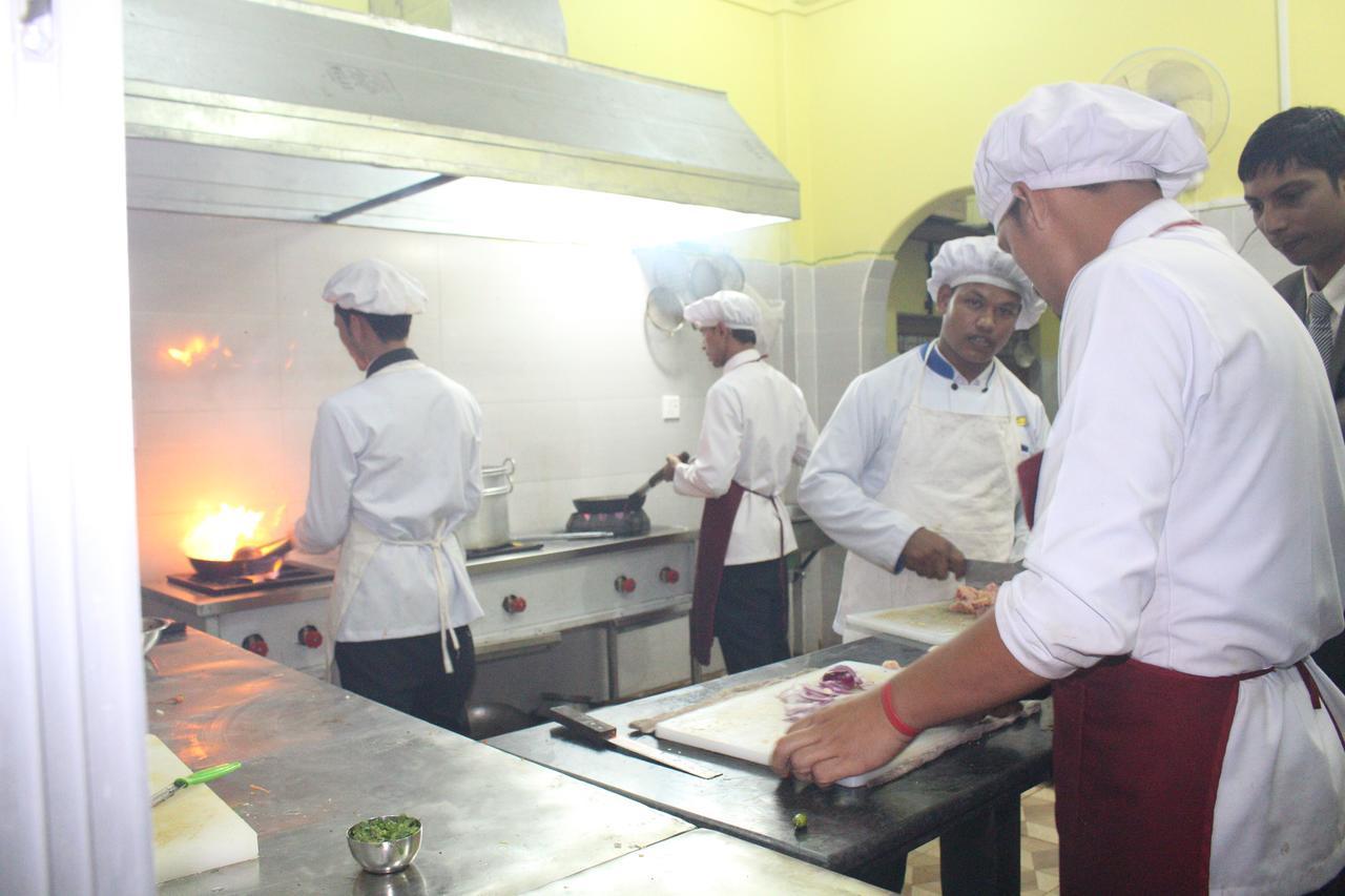 Asian Hotel Butwal ภายนอก รูปภาพ